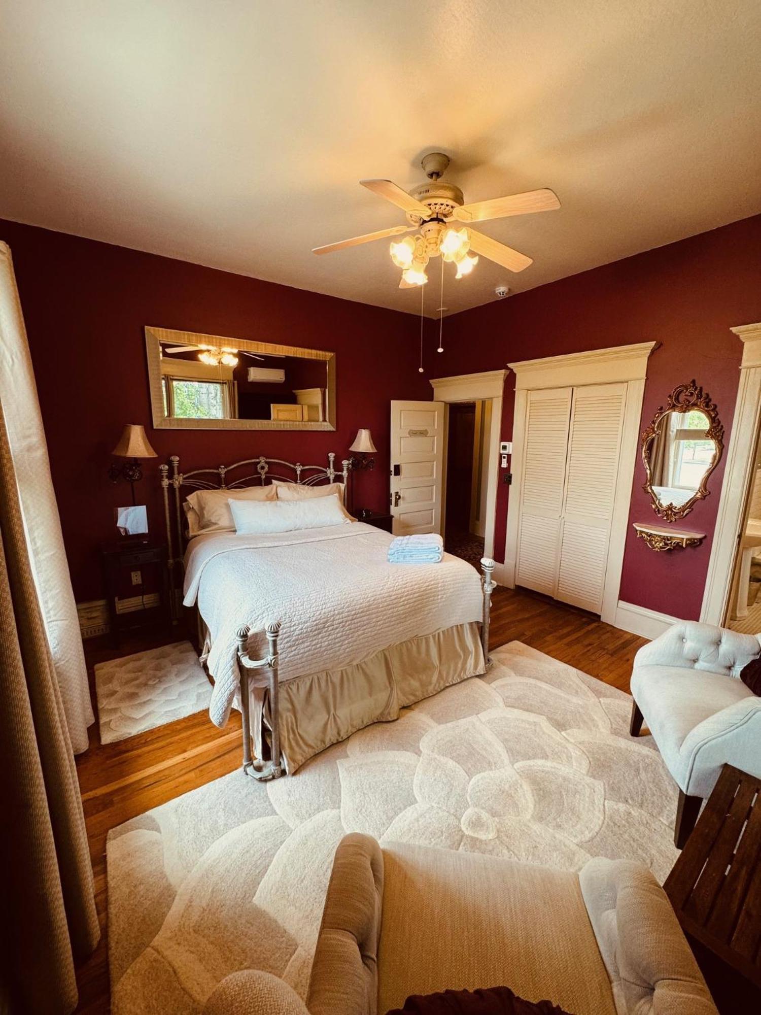 The Gibson Mansion Bed And Breakfast Missoula Exterior photo
