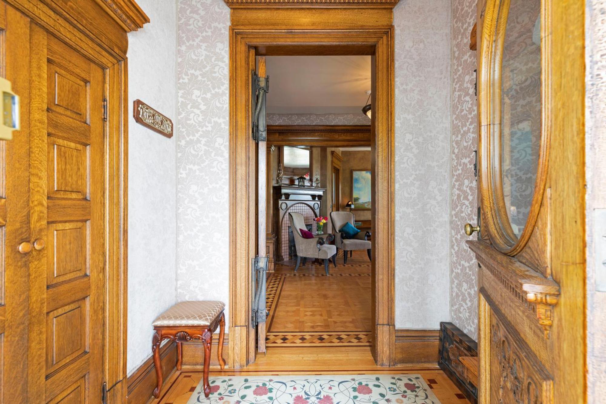 The Gibson Mansion Bed And Breakfast Missoula Exterior photo